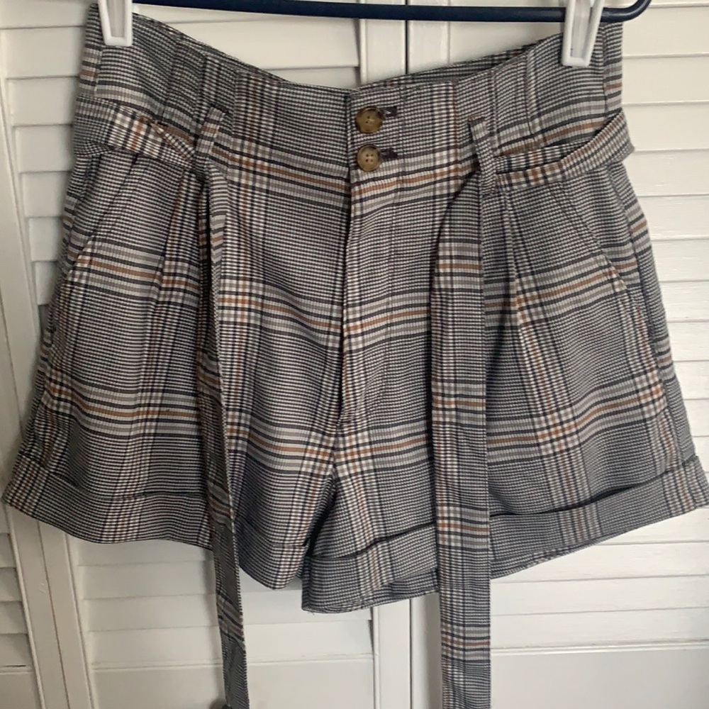 Abercrombie flowy tied shorts